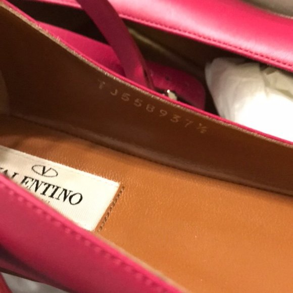 NWT VALENTINO GARAVANI Classic Leather Flats - Picture 5 of 10